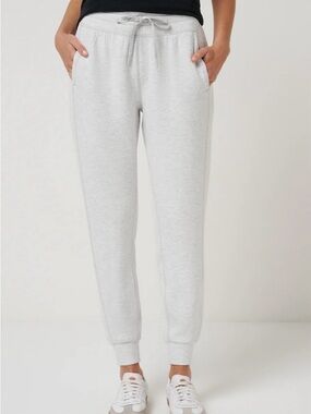 Women’s TravisMathew Skyloft Soft Jogger Heather Gray Size S